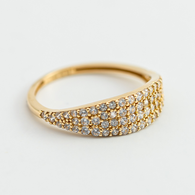 Anillo de dama con circonia.  Medida 6 cm. Oro Amarillo 14K