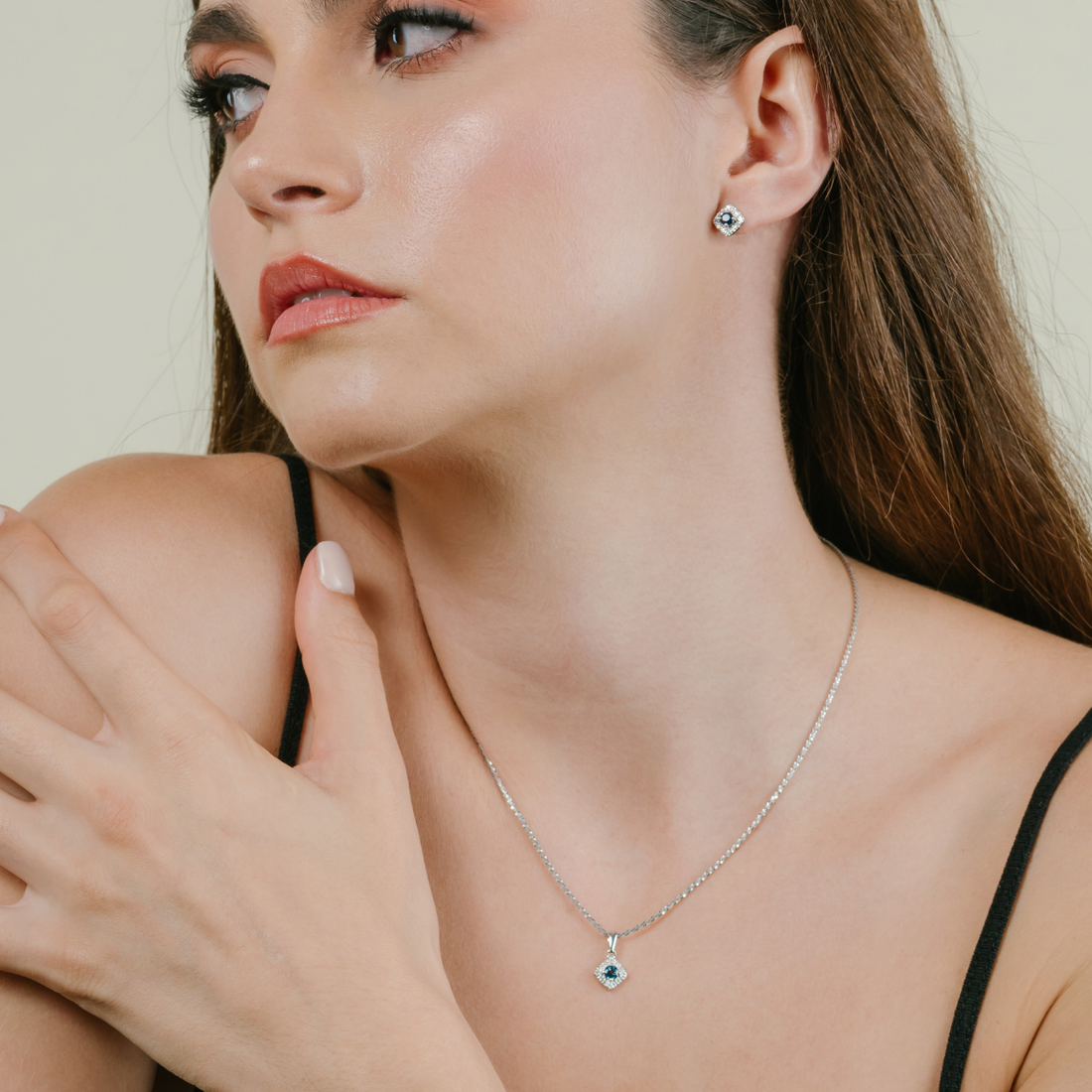 ¿Qué puedes ocupar para tus eventos especiales? Collares para ocasiones especiales