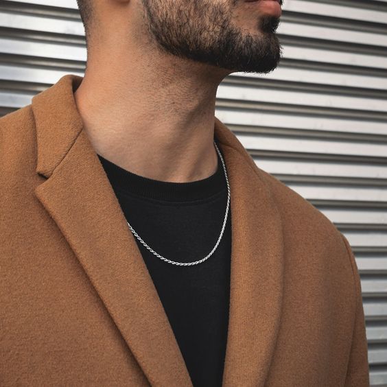 ¿Cadenas de eslabones como accesorios de noche? ¡Claro! aquí te enseñamos cómo usarlas!