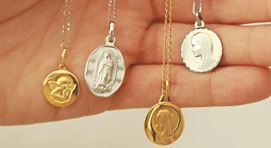 Consejos para elegir joyas de Primera Comunión