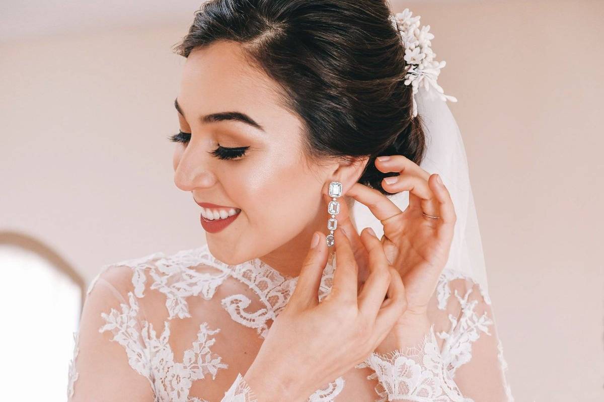 Aretes para bodas y eventos especiales: ideas para complementar tu atuendo