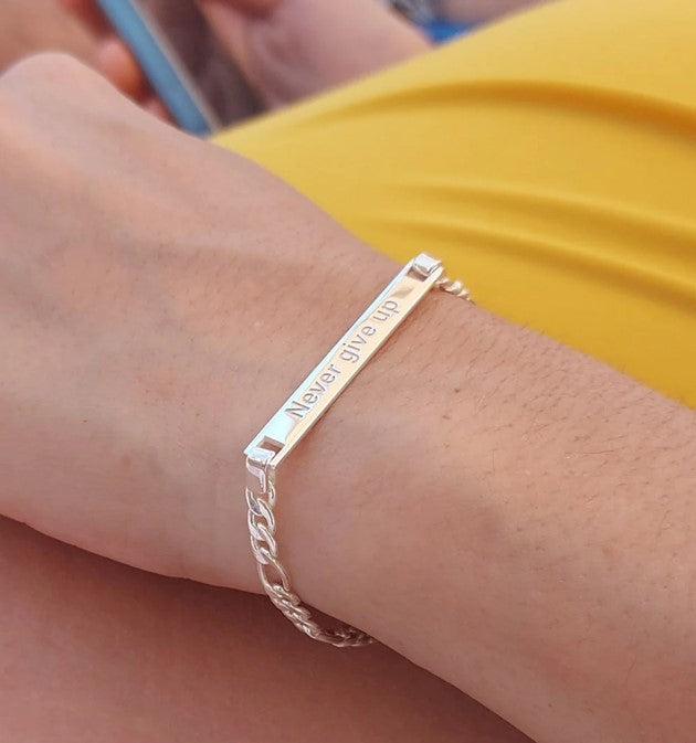 Origen y significado de las esclavas: una joya con historia