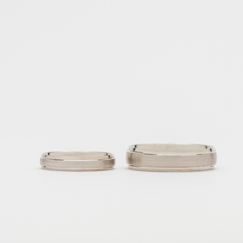 Argolla de matrimonio Confort. 4mm. Oro Blanco 14K