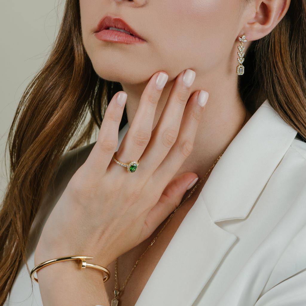 Anillo Esmeralda y Circonias- Joyería de la casa - Oro Amarillo 14K