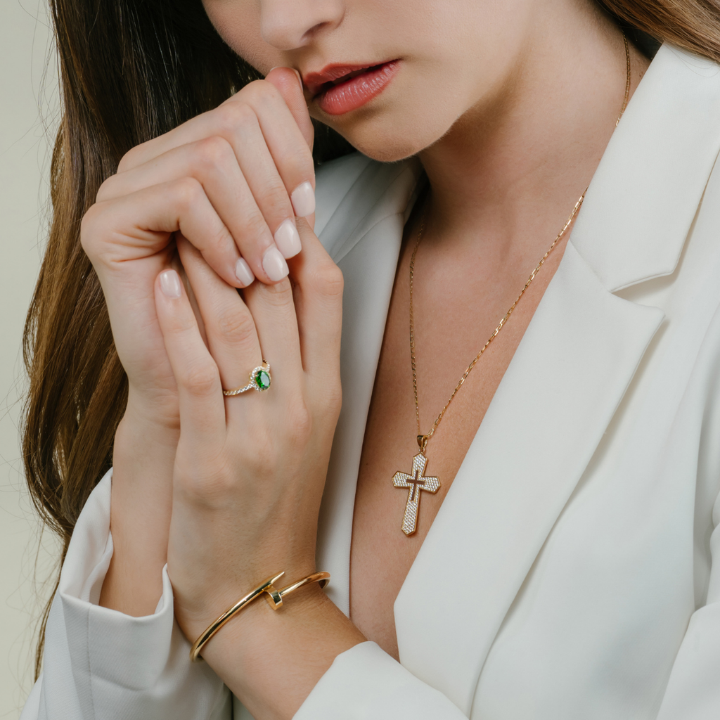 Anillo Esmeralda y Circonias- Joyería de la casa - Oro Amarillo 14K