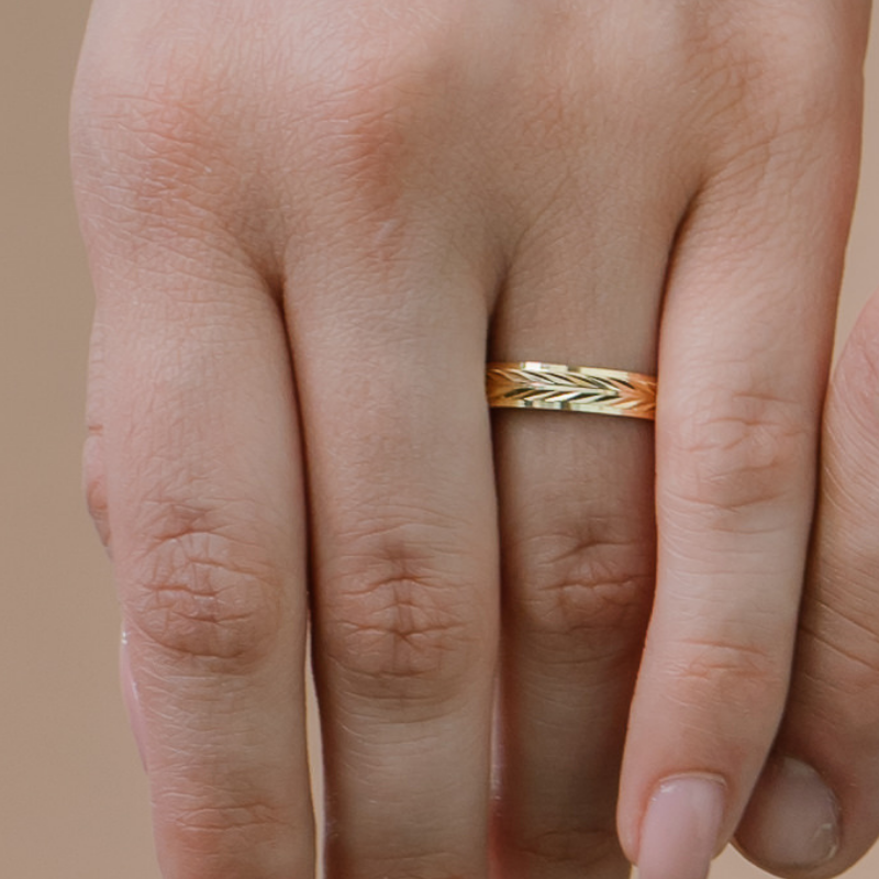 Argolla de matrimonio Clásica. 4mm. Oro Amarillo 10K