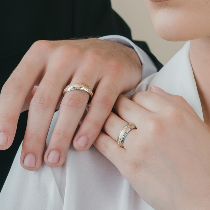 Argolla de matrimonio Confort. 6mm. Oro Bicolor 14K