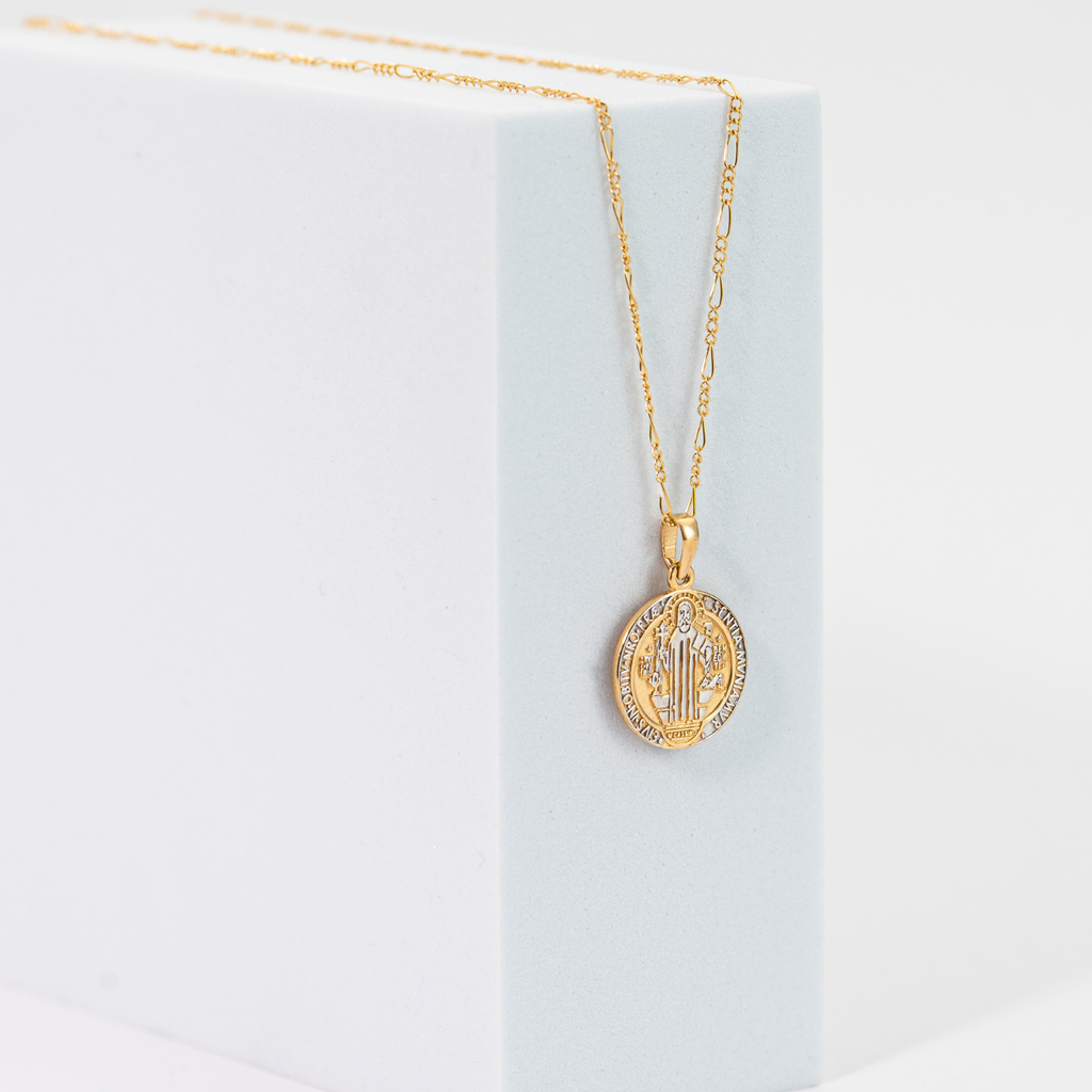 Medalla San Benito. Oro Amarillo 14K.