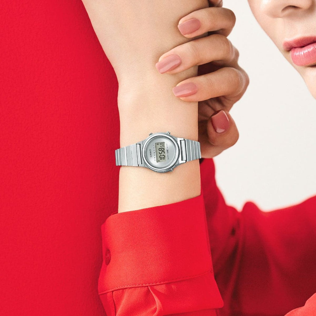 Reloj Casio LA-700WE-7AV